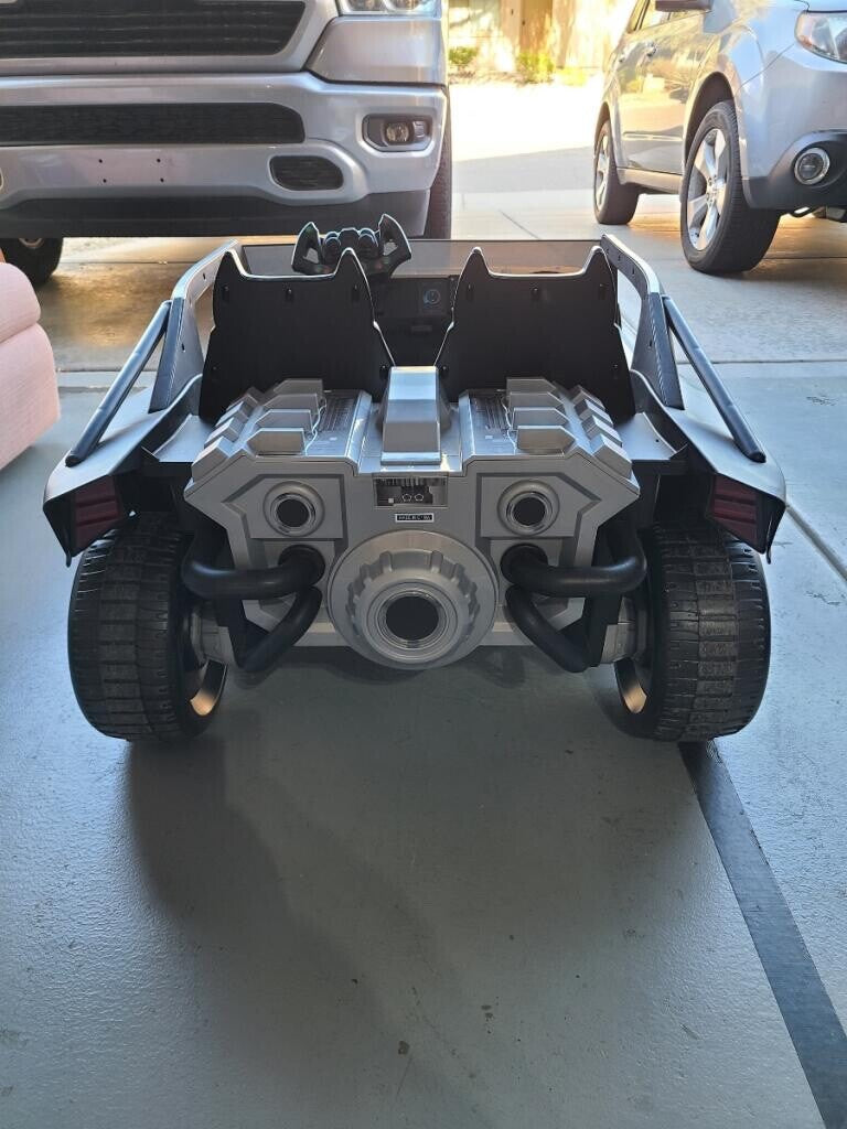 12V Batman Batmobile Battery Powered Ride-on with Remote Control
