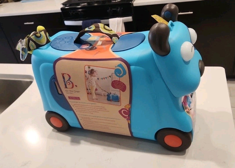Woofer Ride-On Toy with Carry-On Storage for Toddlers Magic Cars 2