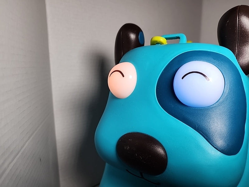 Woofer On The Gogo Ride-On Toy with Carry-On Storage for Toddlers Magic Cars 2