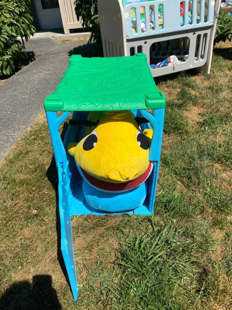 6V Soft Deluxe Baby Shark Ride-On Toy for Kids in Yellow and Blue Magic Cars 0