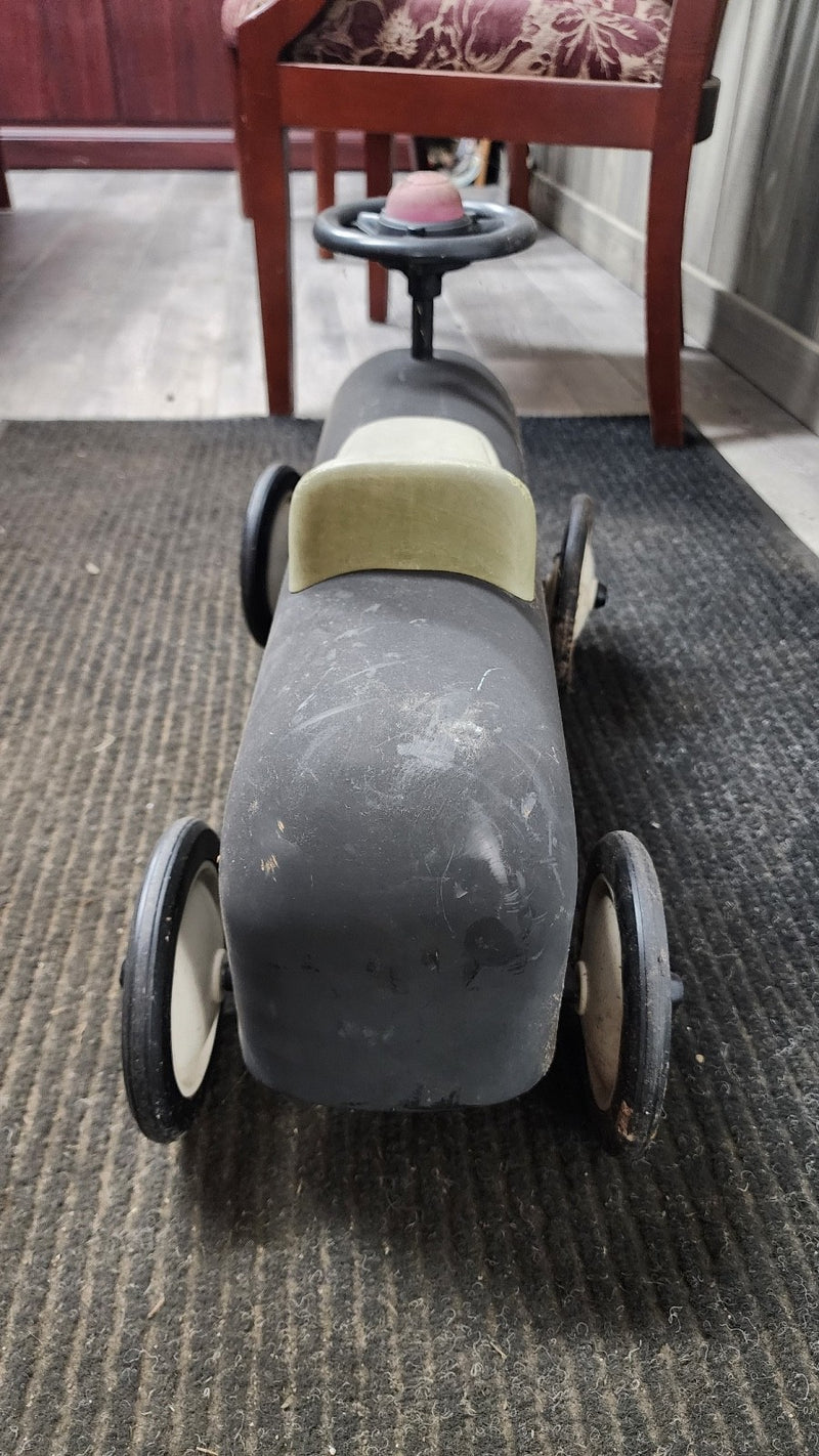 Kids Black Ride-On Car for Ages 1 to 3 Years Magic Cars 4