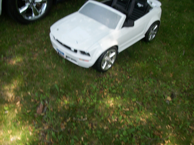 Power Wheels 12 Volt Ride-On with 2 Speeds and Reverse Magic Cars 3