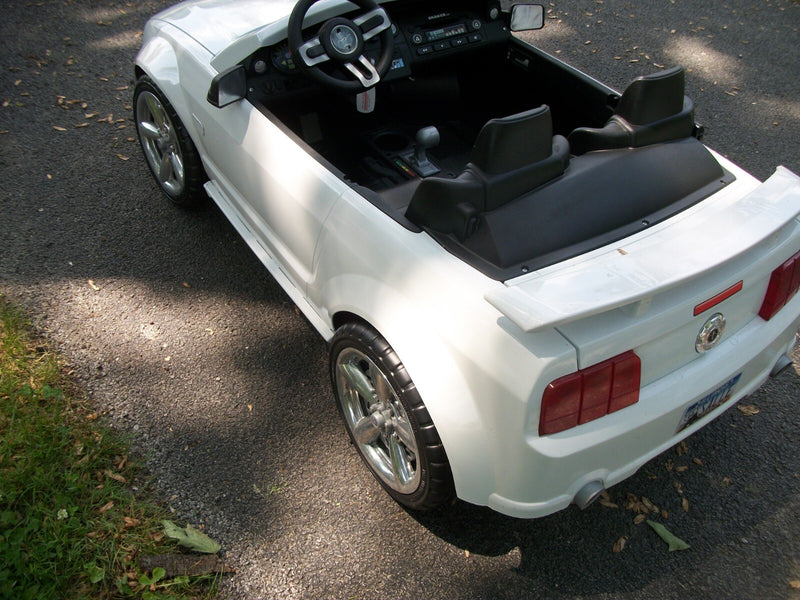 Power Wheels 12 Volt Ride-On with 2 Speeds and Reverse Magic Cars 5