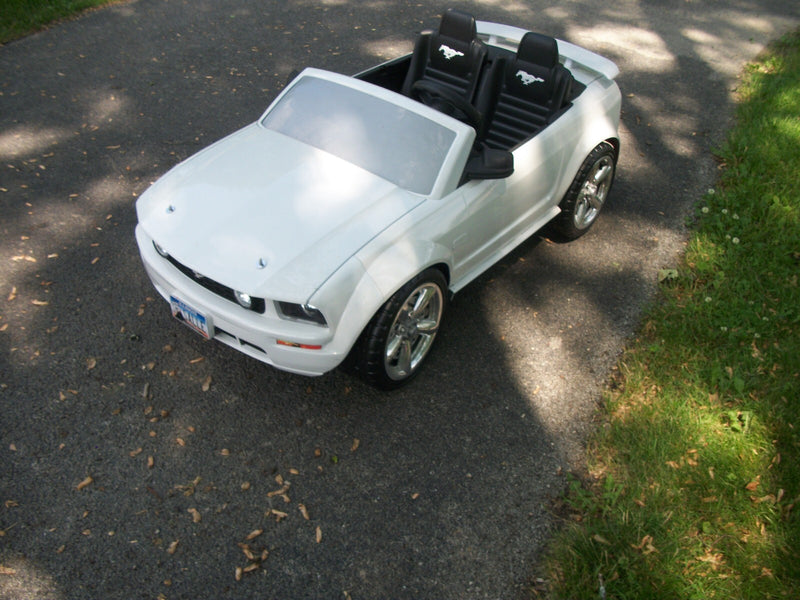 Power Wheels 12 Volt Ride-On with 2 Speeds and Reverse Magic Cars 6