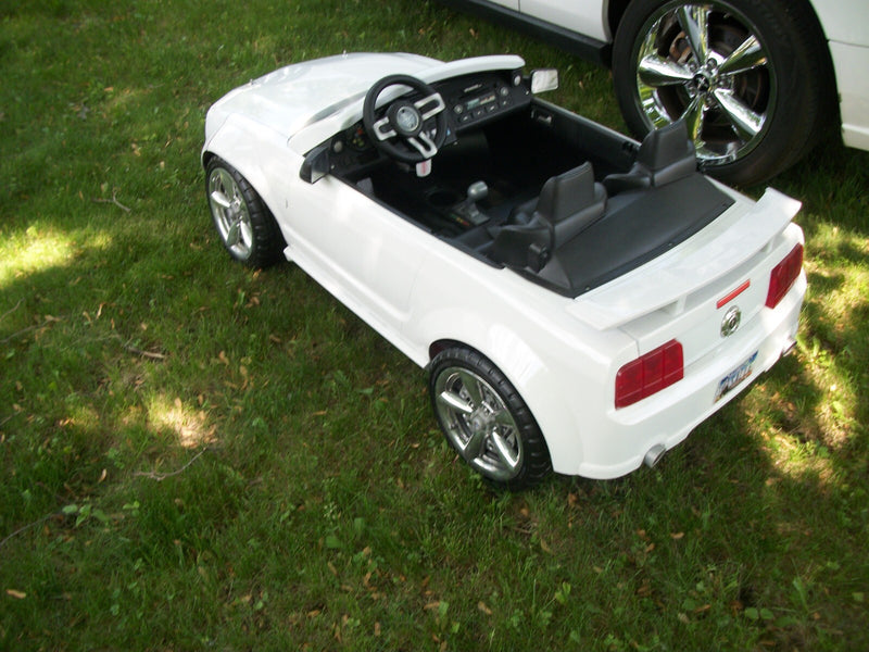 Power Wheels 12 Volt Ride-On with 2 Speeds and Reverse Magic Cars 7