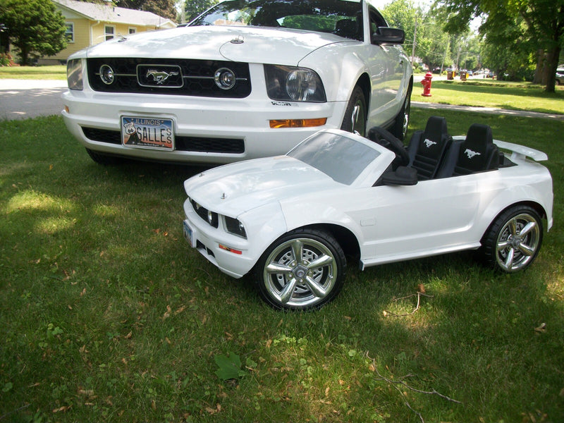 Power Wheels 12 Volt Ride-On with 2 Speeds and Reverse Magic Cars Variant 0