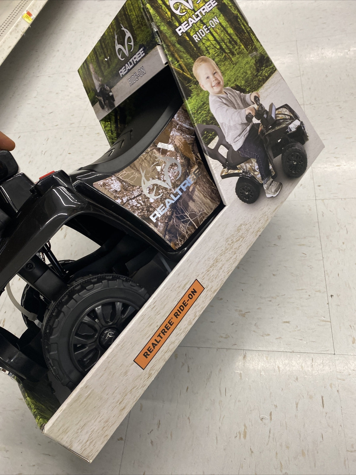 Boys' Realtree Ride-On Vehicle with Working Light Bar