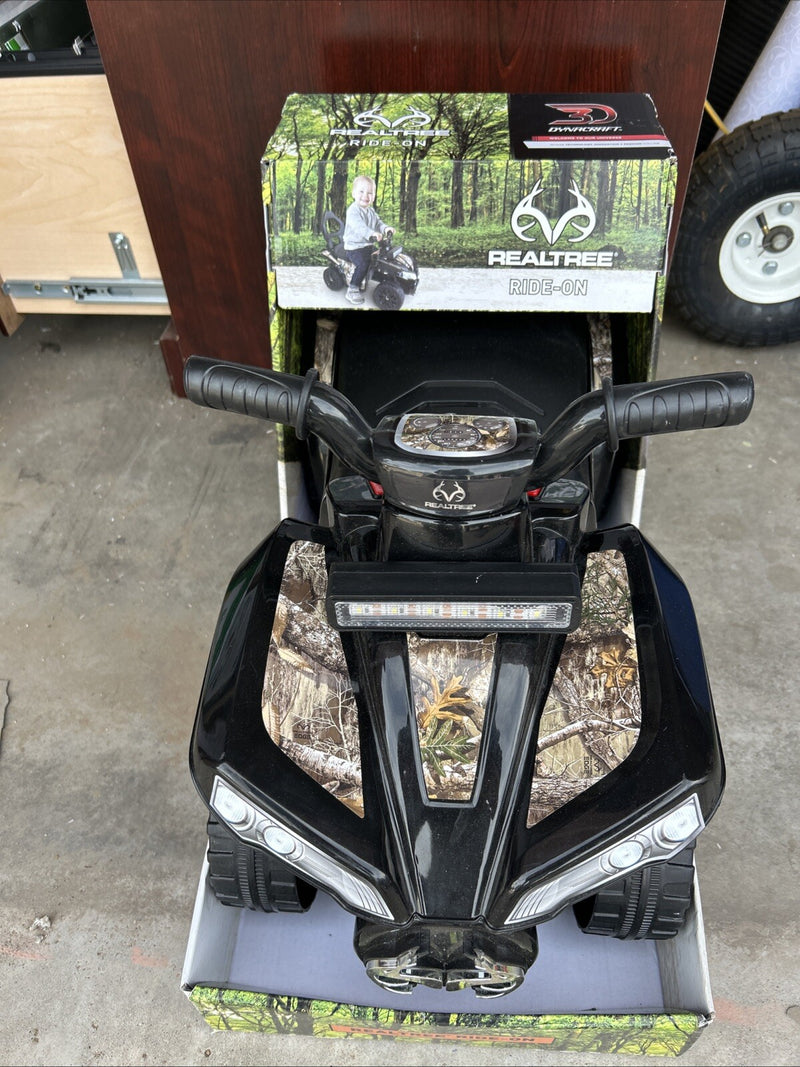 Boys' Realtree Ride-On Vehicle with Working Light Bar Magic Cars 2