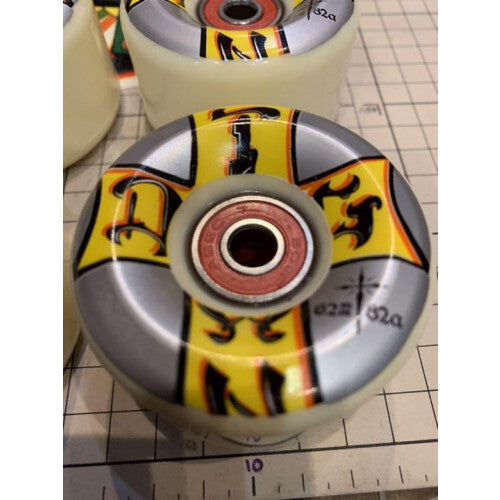 Dog Town Soft 62mm 82A Skateboard Wheels Without Bearings Magic Cars 2