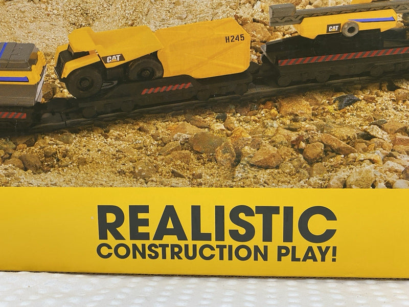 CATERPILLAR 82949 CAT Little Machines Power Tracks 8 ft Train Set