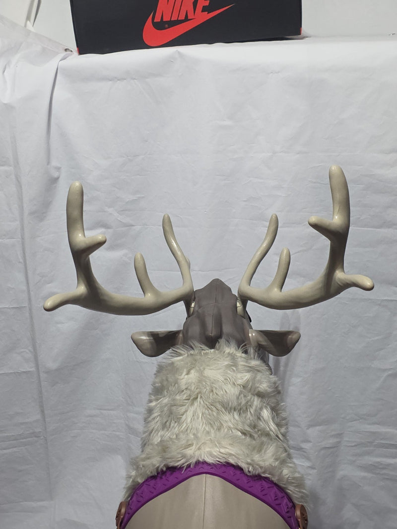 Frozen 2 Ride-On Sven Reindeer Toy with Sound Effects and Carrot Accessory Magic Cars 12