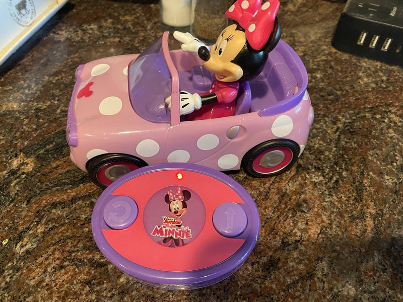 Junior Minnie Mouse Polka Dots Remote Control Roadster Car with Batteries Magic Cars 3