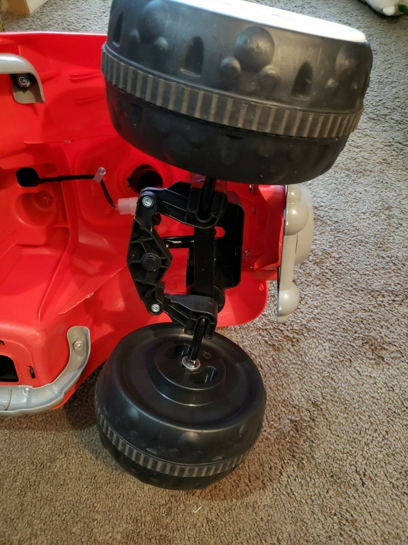 Mickey Mouse Toddler Ride-On Toy 6V Battery Powered Hot Rod by Kid Trax Magic Cars 7