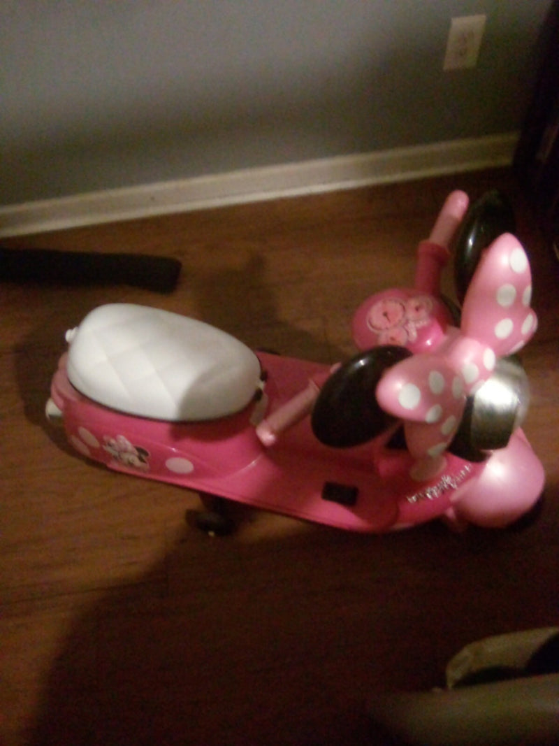 Minnie Mouse 6V Euro Style Ride-On Scooter for Kids Magic Cars 0