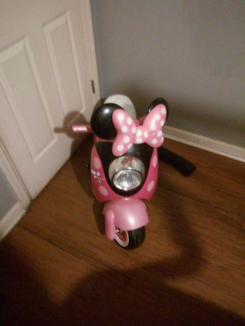 Minnie Mouse 6V Euro Style Ride-On Scooter for Kids Magic Cars 8