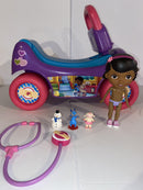 Doc McStuffins 2-in-1 Musical Ride-On Wagon with Doll and Figures Set Magic Cars Variant 0