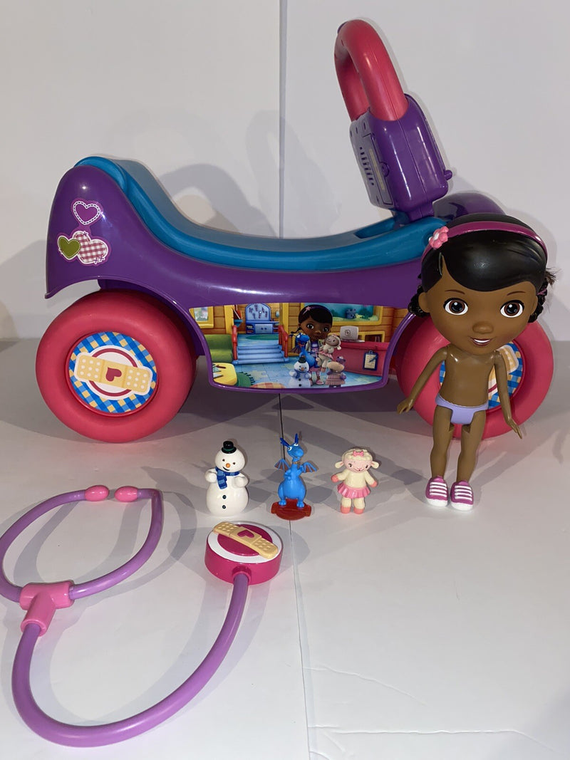 Doc McStuffins 2-in-1 Musical Ride-On Wagon with Doll and Figures Set Magic Cars Variant 0