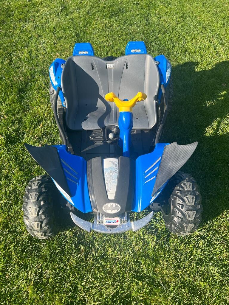 Battery-Powered Batman Dune Racer Ride-On Vehicle for Kids Magic Cars 0