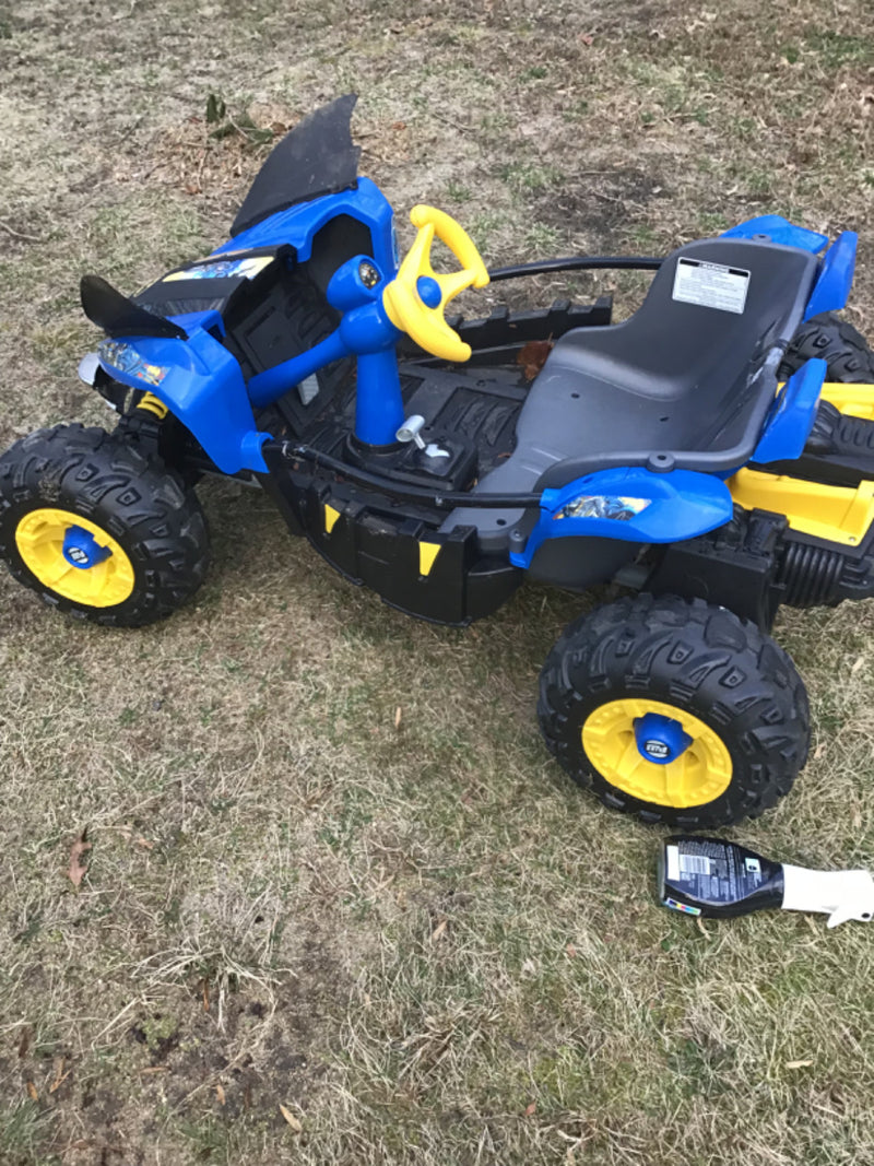 Battery-Powered Dune Racer Ride-On Vehicle with Batman Design Magic Cars 5