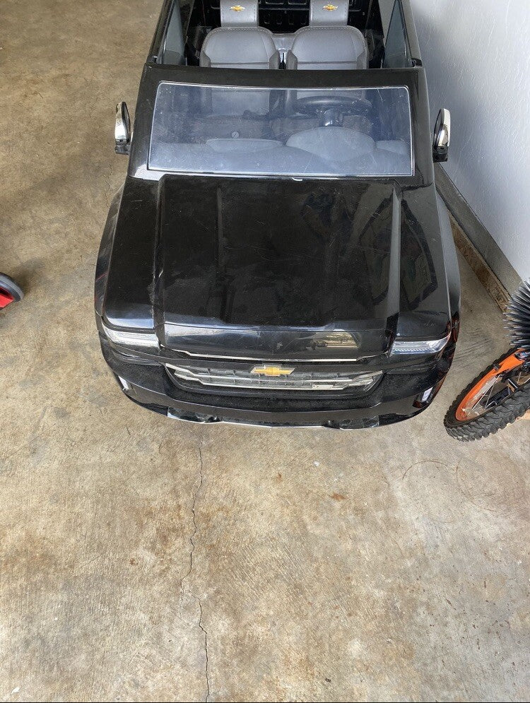 Battery-Powered Toy Truck with Lights and Sounds for Kids Magic Cars 1