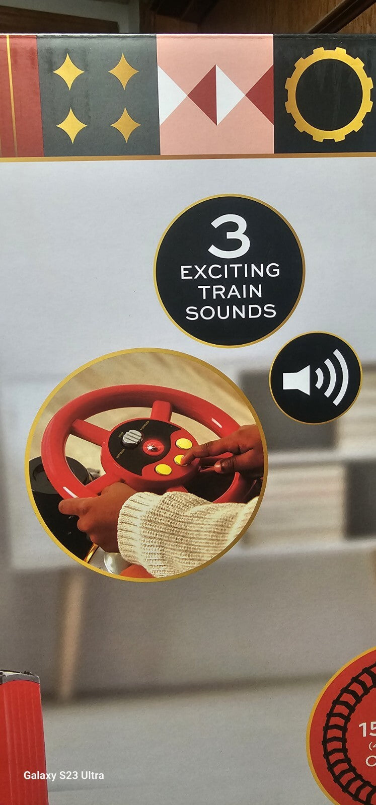 Motorized Schwarz Ride-On Train with LED Lights and 15+ Feet Track Magic Cars 4