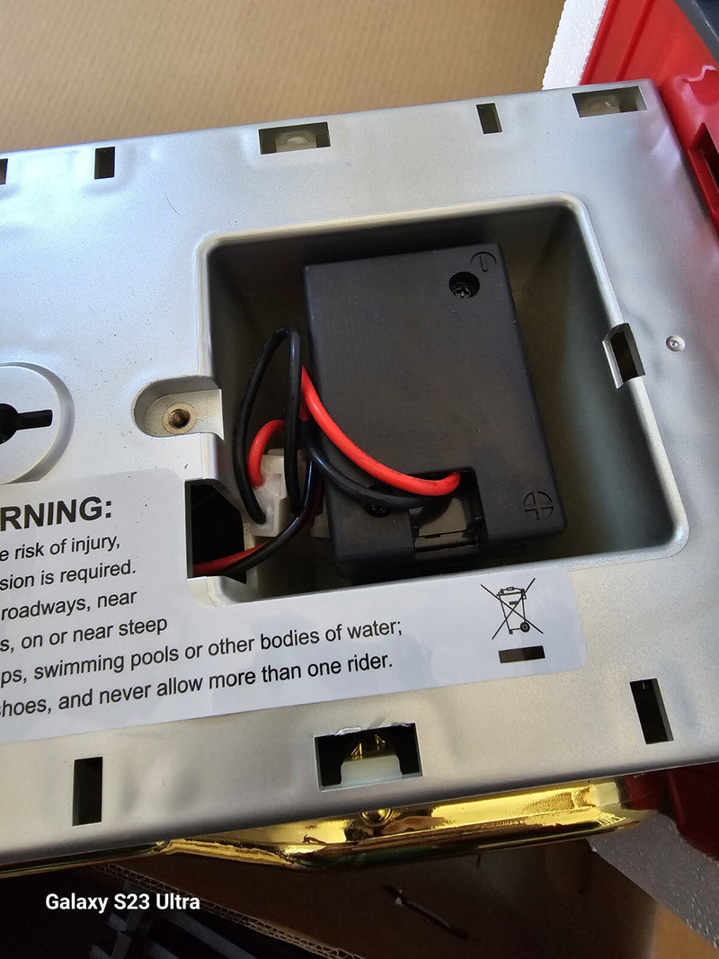 Motorized Schwarz Ride-On Train with LED Lights and 15+ Feet Track Magic Cars 9