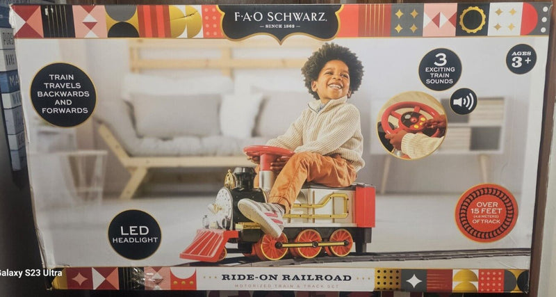 Motorized Schwarz Ride-On Train with LED Lights and 15+ Feet Track Magic Cars Variant 0