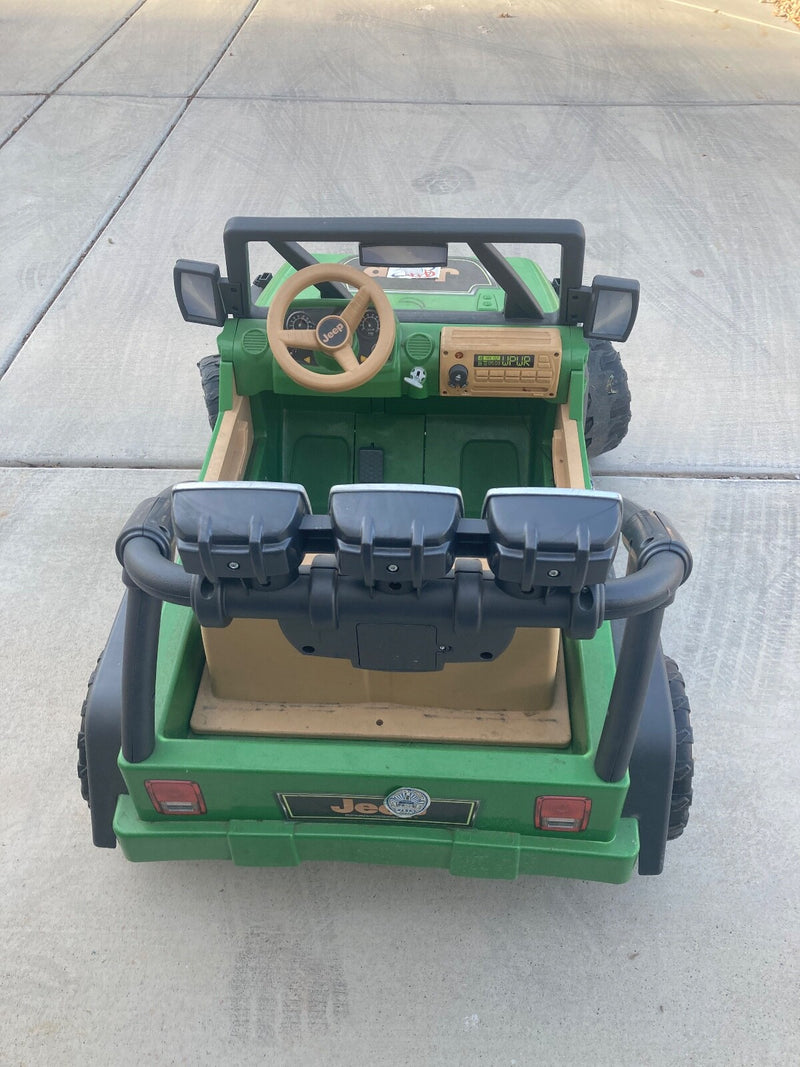 Hot Wheels Jeep Wrangler Ride-On Vehicle for Preschoolers Magic Cars 2