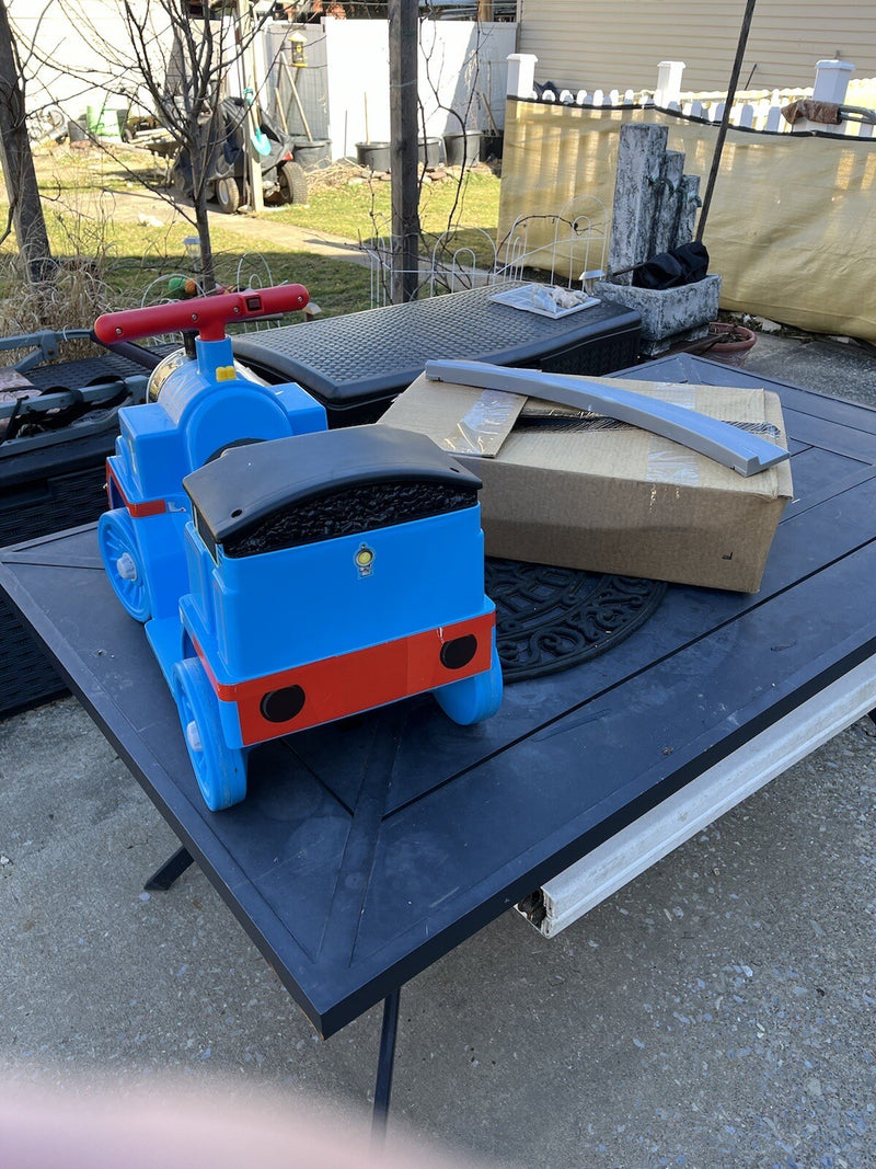 Thomas the Train Power Wheels with Track, Charger, and New Battery Magic Cars 3