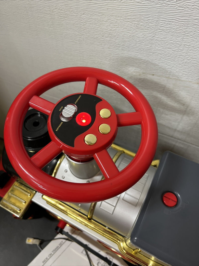 Ride-On Train Set for Ages 3 and Up – Classic Holiday Model 1015709 Magic Cars 2