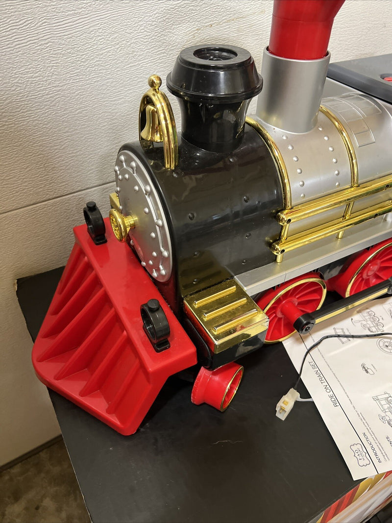 Ride-On Train Set for Ages 3 and Up – Classic Holiday Model 1015709 Magic Cars 6