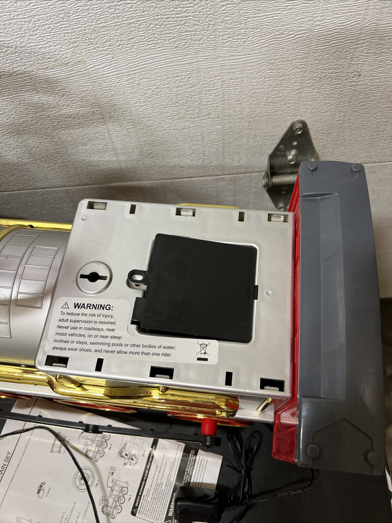 Ride-On Train Set for Ages 3 and Up – Classic Holiday Model 1015709 Magic Cars 8