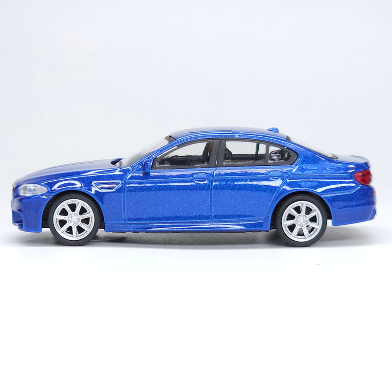 BMW AG Dealership 4-Car Set M6 M5 M4 1M with Free-Wheel Feature Magic Cars 6