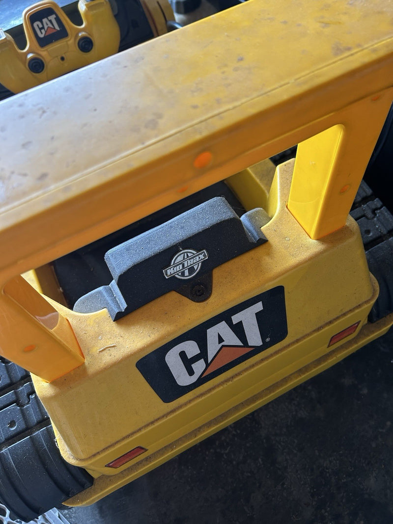 Kids Trax CAT Bulldozer Toy Vehicle Magic Cars 2