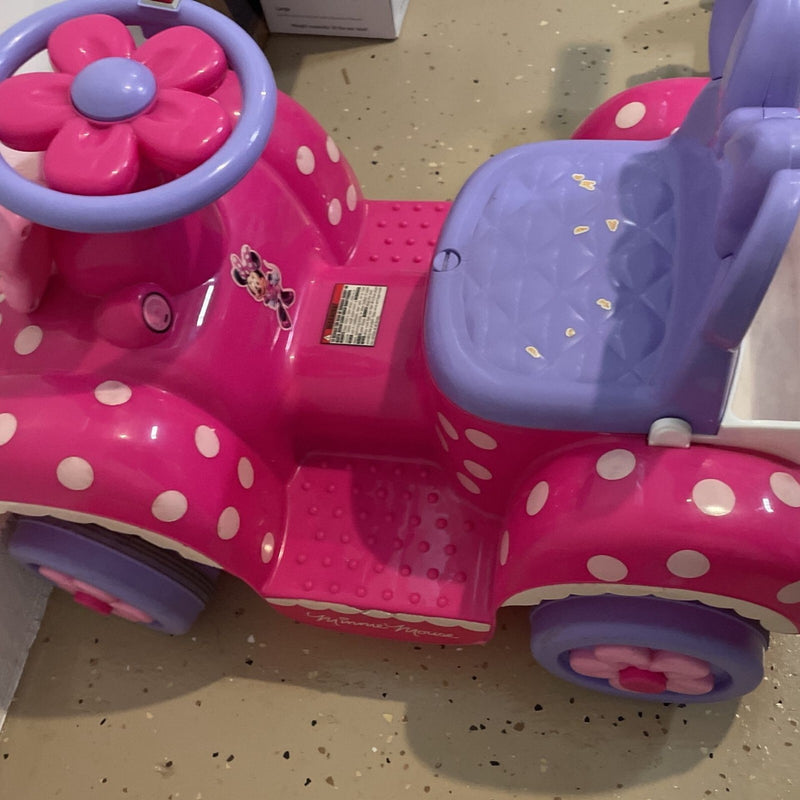 6V Minnie Mouse 4x4 Flower Power Battery-Powered Ride-On Toy Magic Cars 1