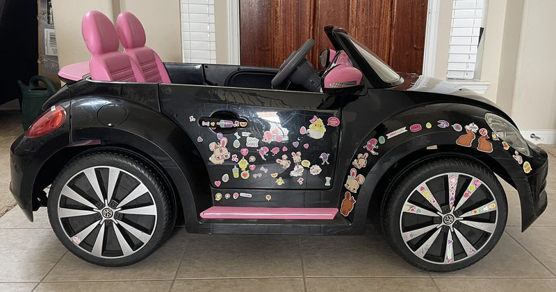 Kids Trax Pacific Cycle Black and Pink 2-Seat Volkswagen Beetle Electric Ride-On Car Magic Cars 3