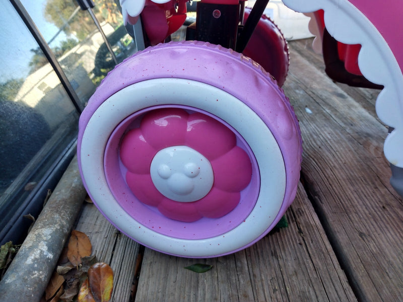 Kids Trax 6V Ride-On Vehicle with 7-inch Wheels and 1/4" Axle Magic Cars 5