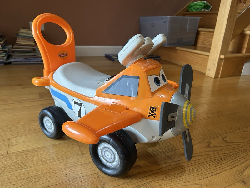 Disney Planes Fire & Rescue Dusty Crophopper Ride-On Toy for Toddlers Magic Cars 0