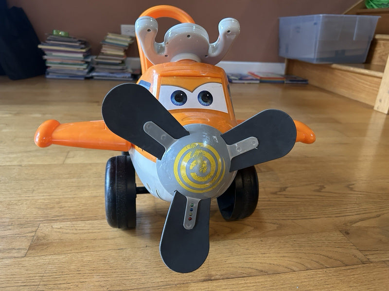 Disney Planes Fire & Rescue Dusty Crophopper Ride-On Toy for Toddlers Magic Cars 1