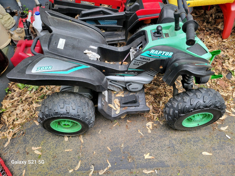 Kids Ride-On Yamaha Raptor with Foot Pedal Magic Cars 1
