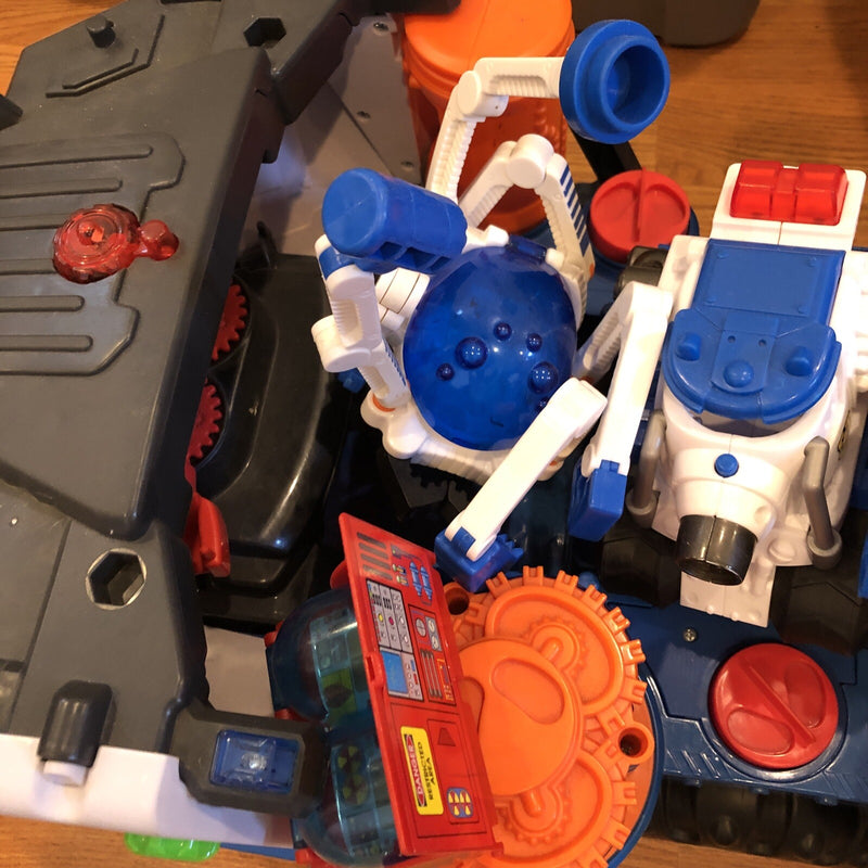 Kids Space Truck with Extra Toys and Battery Cover Missing Magic Cars 6
