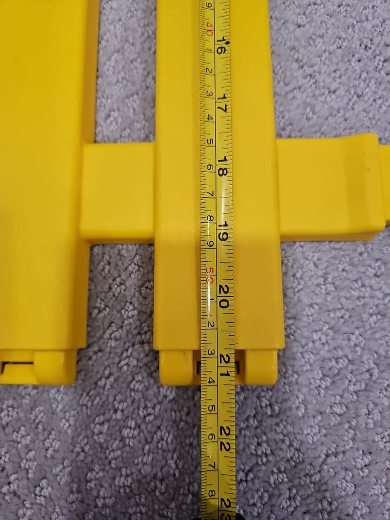 Kids' Yellow Ride-On John Deere Tractor with Wagon Trailer and Side Gate Section Magic Cars 9