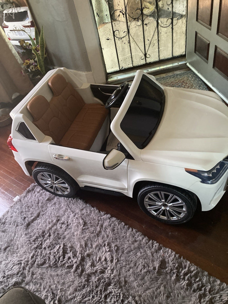 Lx570 Ride-On Toy Car with Realistic Design and Durable Build Magic Cars 8