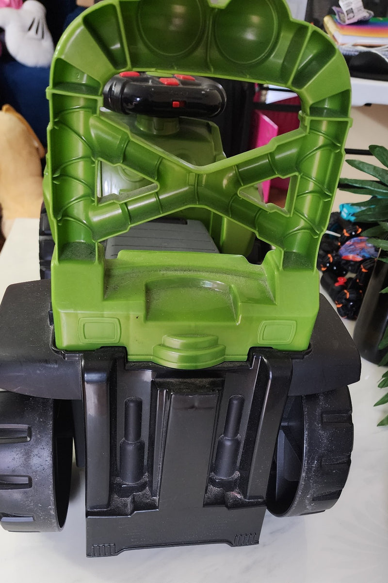 Green Mega Bloks Jeep Ride-On Toy with 4 Wheels for Kids Magic Cars 4