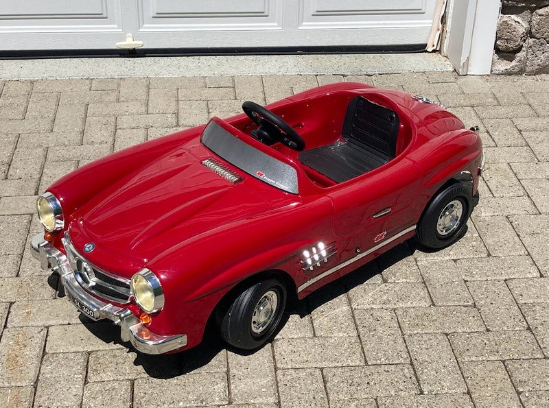 300SL Red Electric Ride-On Roadster Car Toy Magic Cars 3