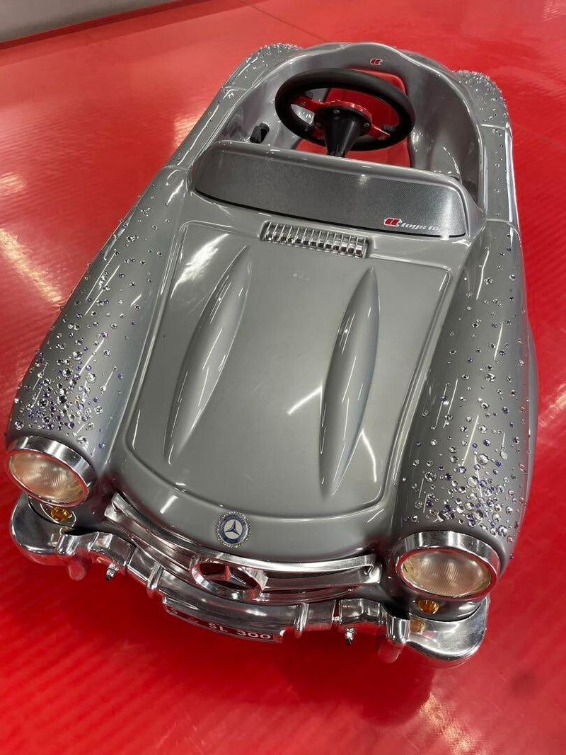 SL 300 Model Children's Ride-On Car Magic Cars 1