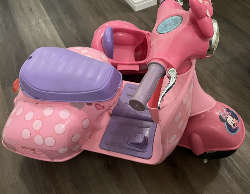 Battery-Powered Pink Minnie Mouse Electric Scooter with Side Car for Toddlers 18-30 Months Magic Cars 1