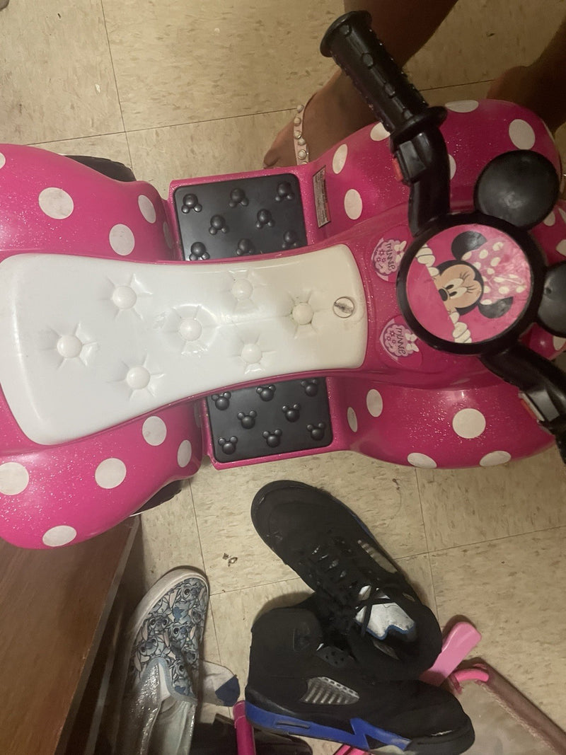 Minnie Mouse Toy Truck with Charger Included Magic Cars 1