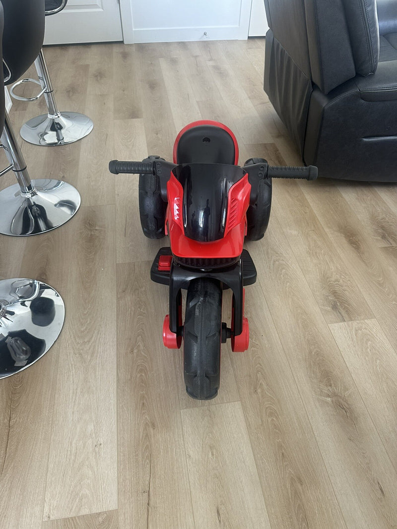 Moto eléctrica infantil recargable para niños Magic Cars 1