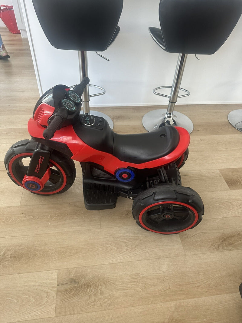 Moto eléctrica infantil recargable para niños Magic Cars Variant 0
